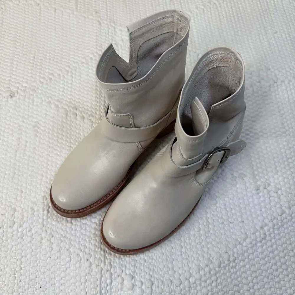 NEW FRYE Veronica Moto Boots Women’s Size 7 White Leather Buckle Booties $278 - Picture 3 of 7